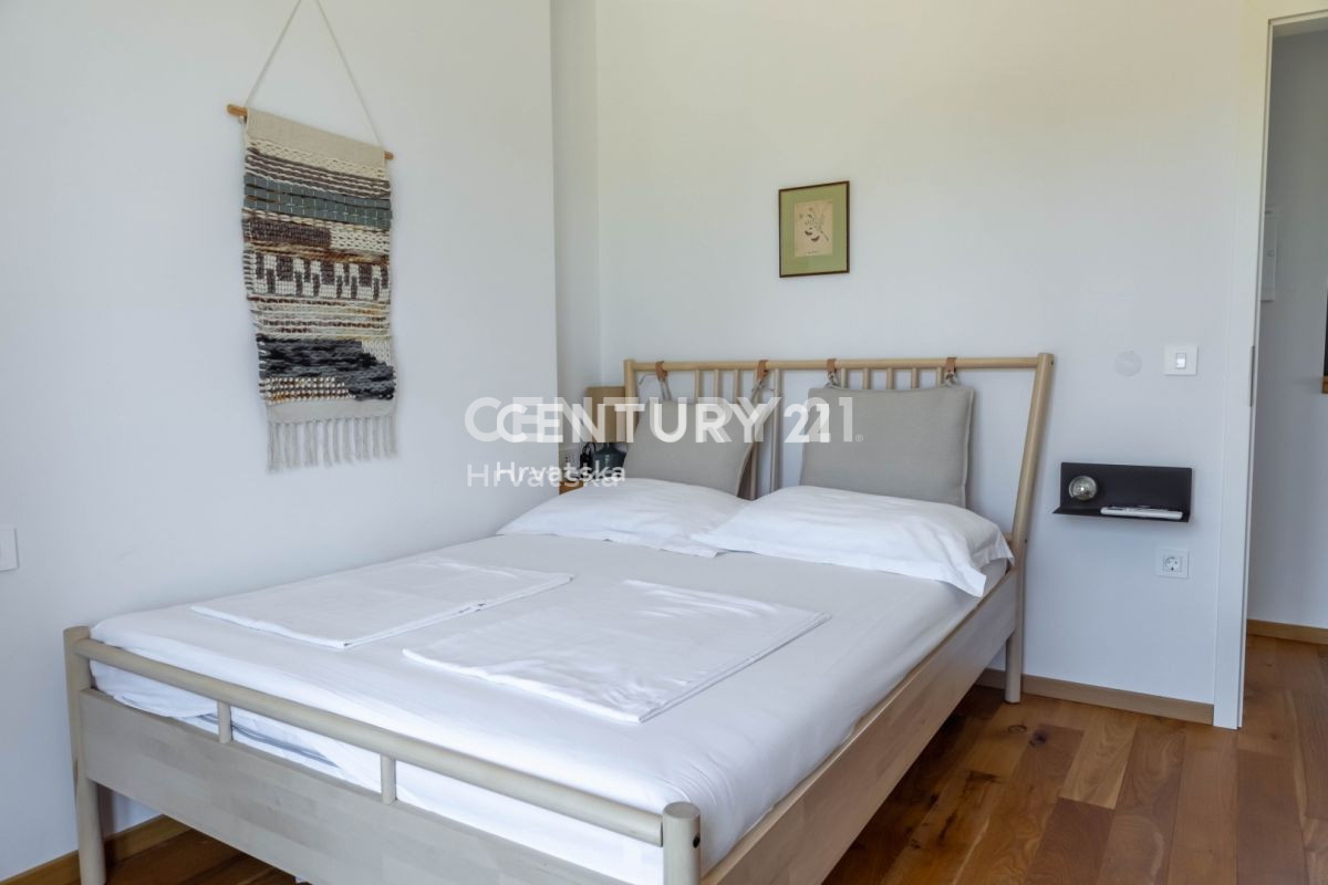 TAR, VABRIGA, CASA ROMANTICA DAL DESIGN MODERNO, MARE A 1 KM