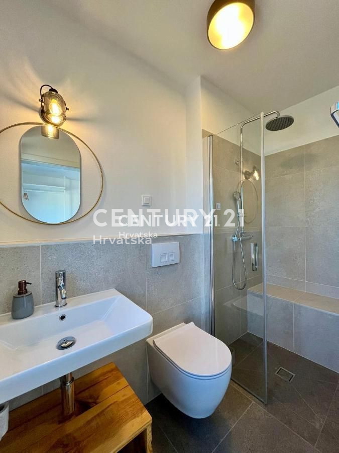 TAR, VABRIGA, CASA ROMANTICA DAL DESIGN MODERNO, MARE A 1 KM