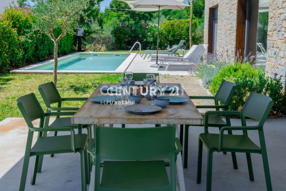 TAR, VABRIGA, CASA ROMANTICA DAL DESIGN MODERNO, MARE A 1 KM