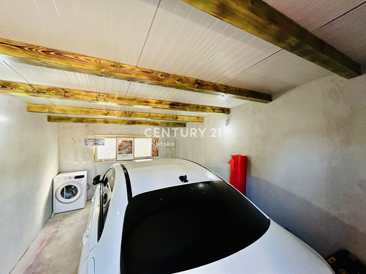 UMAG, CENTRO, GARAGE NEL CUORE DELLA CITTÀ