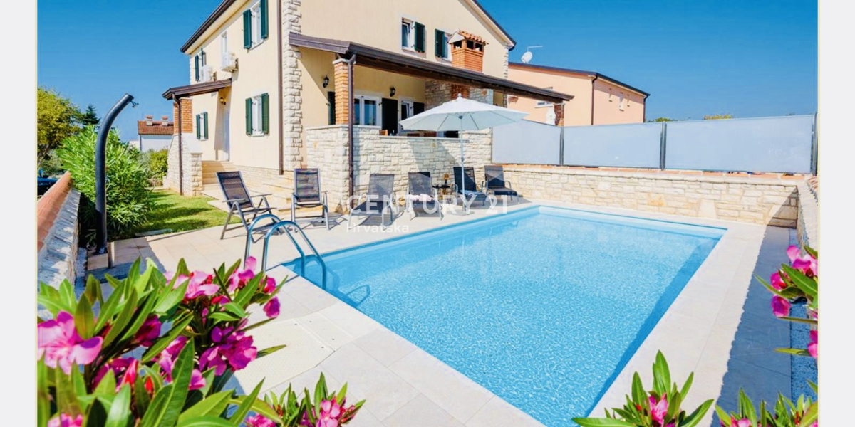 UMAG, DINTORNI, VILLA BIFAMILIARE A SOLI 150 METRI DALLA SPIAGGIA E DAL MARE