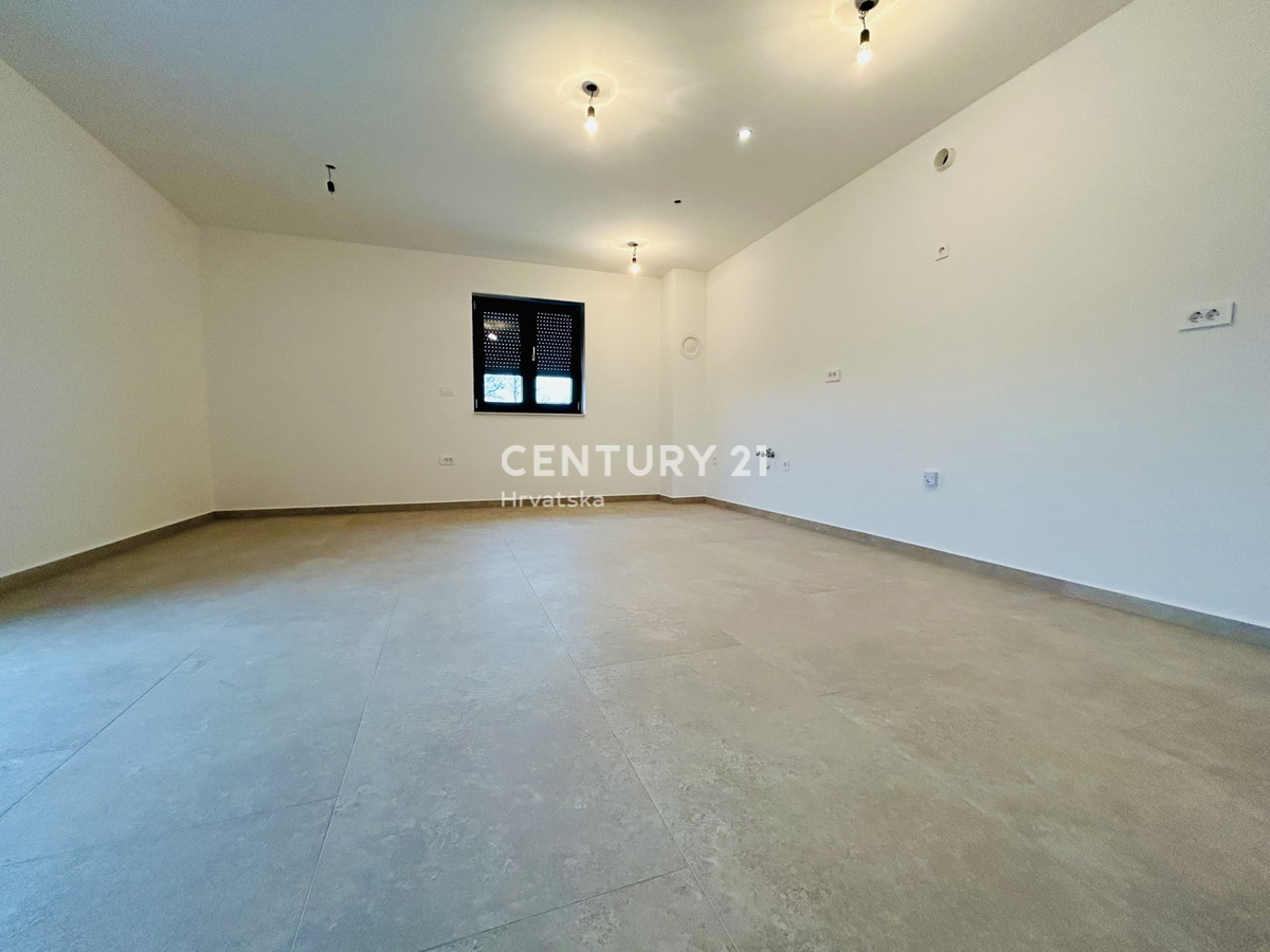 UMAG, DINTORNI, NUOVO APPARTAMENTO BILOCALE AL SECONDO PIANO