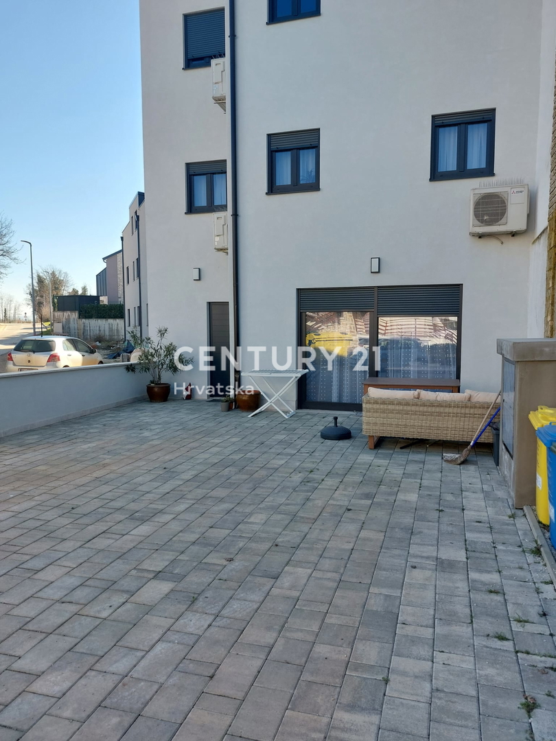 ISTRA, FUNTANA, VENDESI BEL APPARTAMENTO TRILOCALE AL PIANO TERRA