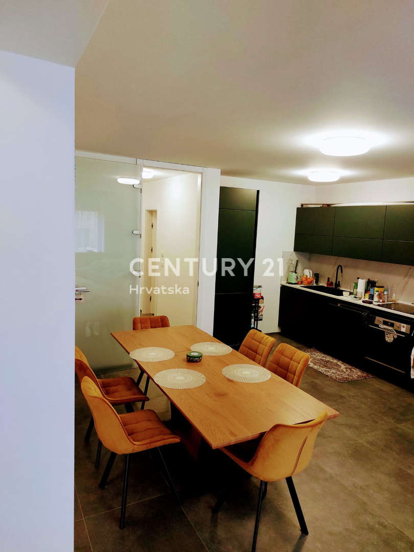 ISTRA, FUNTANA, VENDESI BEL APPARTAMENTO TRILOCALE AL PIANO TERRA