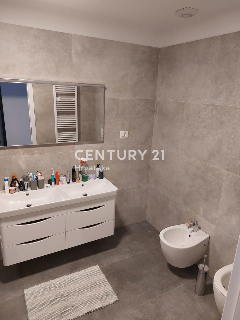 ISTRA, FUNTANA, VENDESI BEL APPARTAMENTO TRILOCALE AL PIANO TERRA