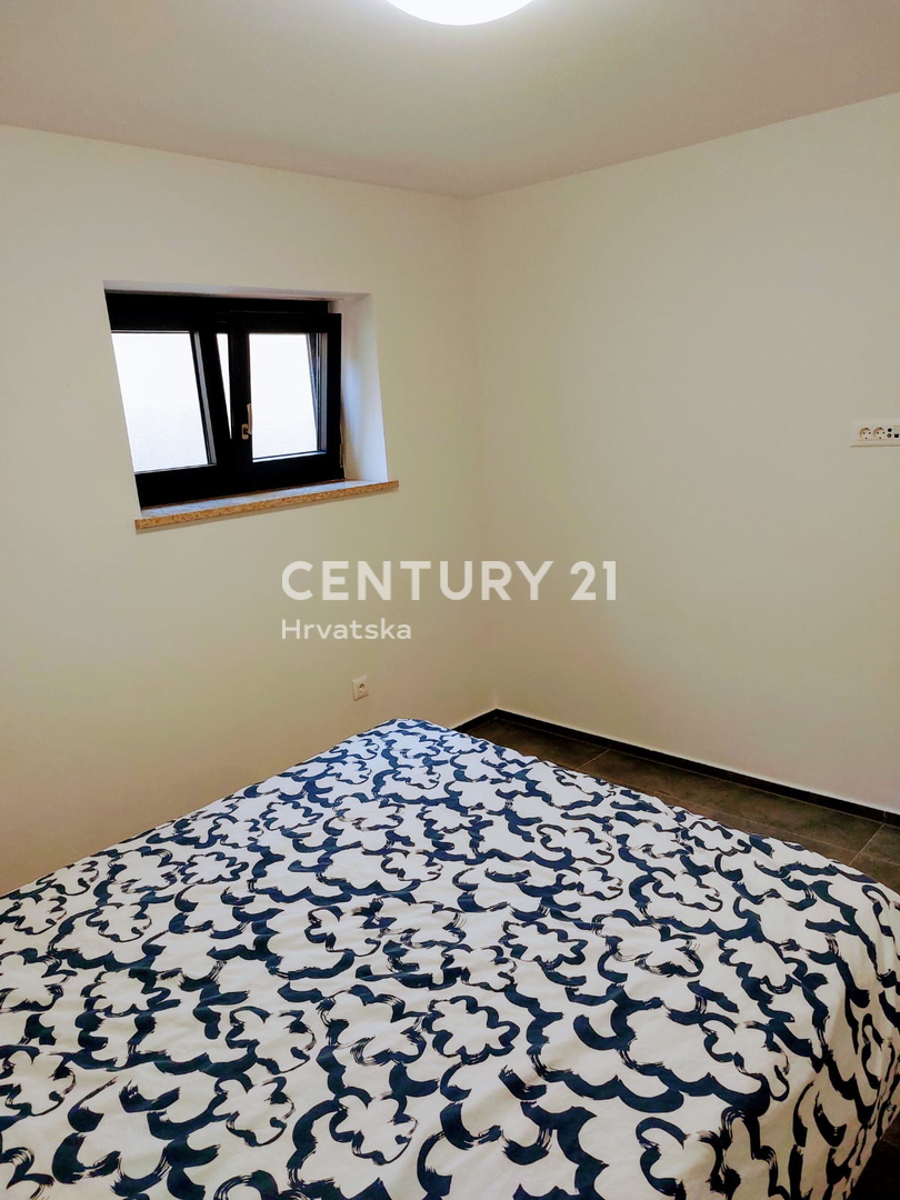 ISTRA, FUNTANA, VENDESI BEL APPARTAMENTO TRILOCALE AL PIANO TERRA