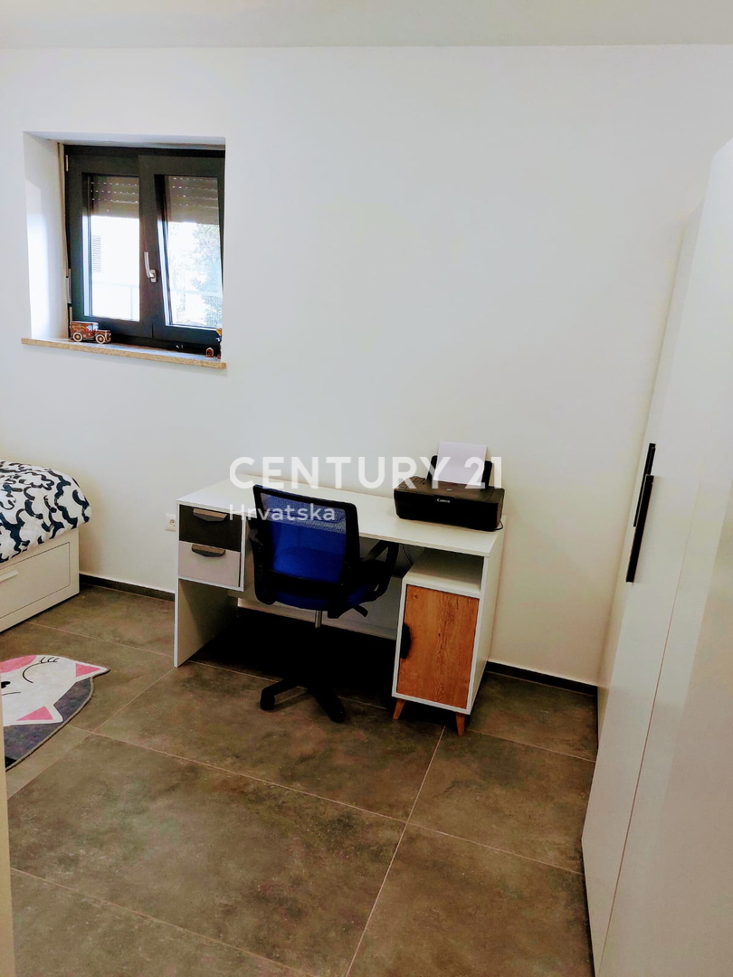 ISTRA, FUNTANA, VENDESI BEL APPARTAMENTO TRILOCALE AL PIANO TERRA