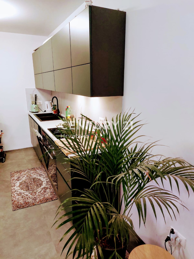 ISTRA, FUNTANA, VENDESI BEL APPARTAMENTO TRILOCALE AL PIANO TERRA