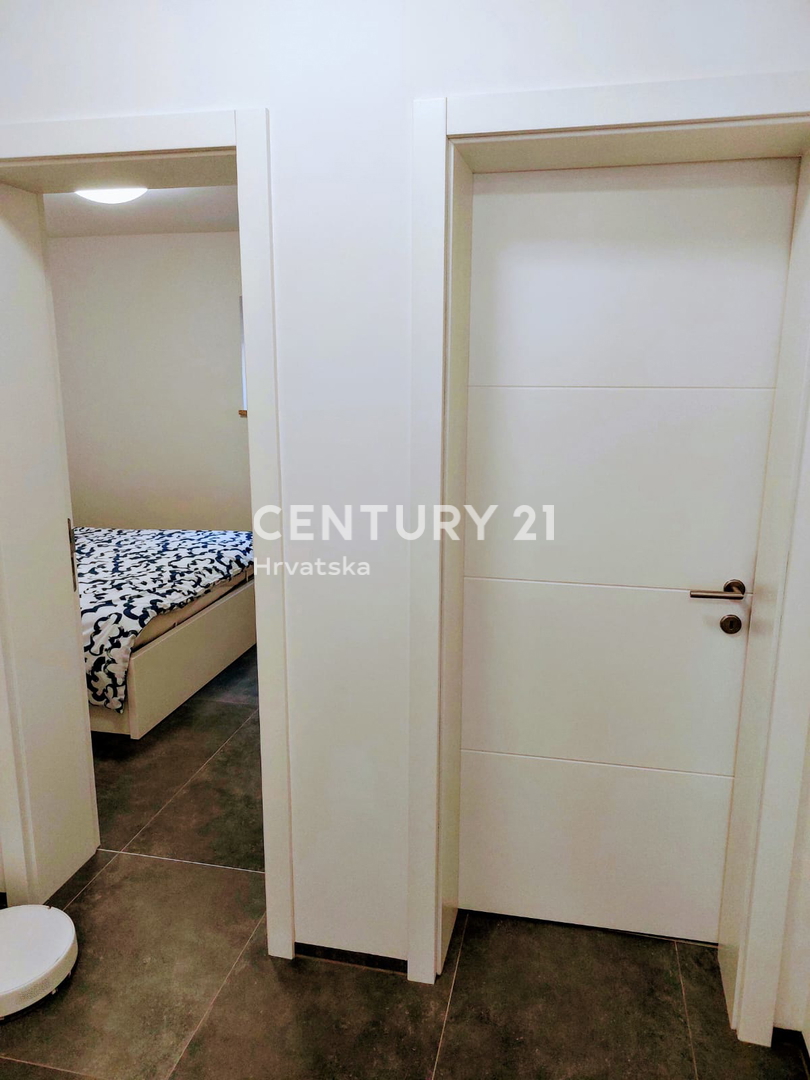 ISTRA, FUNTANA, VENDESI BEL APPARTAMENTO TRILOCALE AL PIANO TERRA