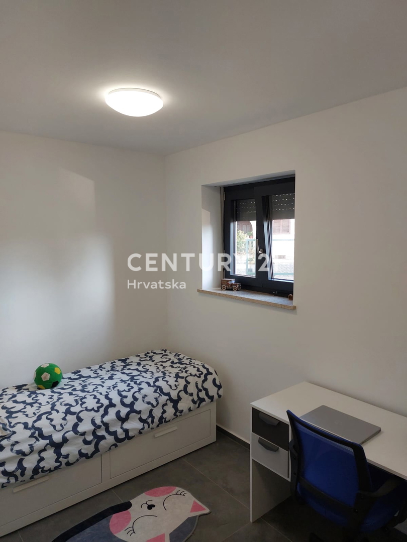 ISTRA, FUNTANA, VENDESI BEL APPARTAMENTO TRILOCALE AL PIANO TERRA