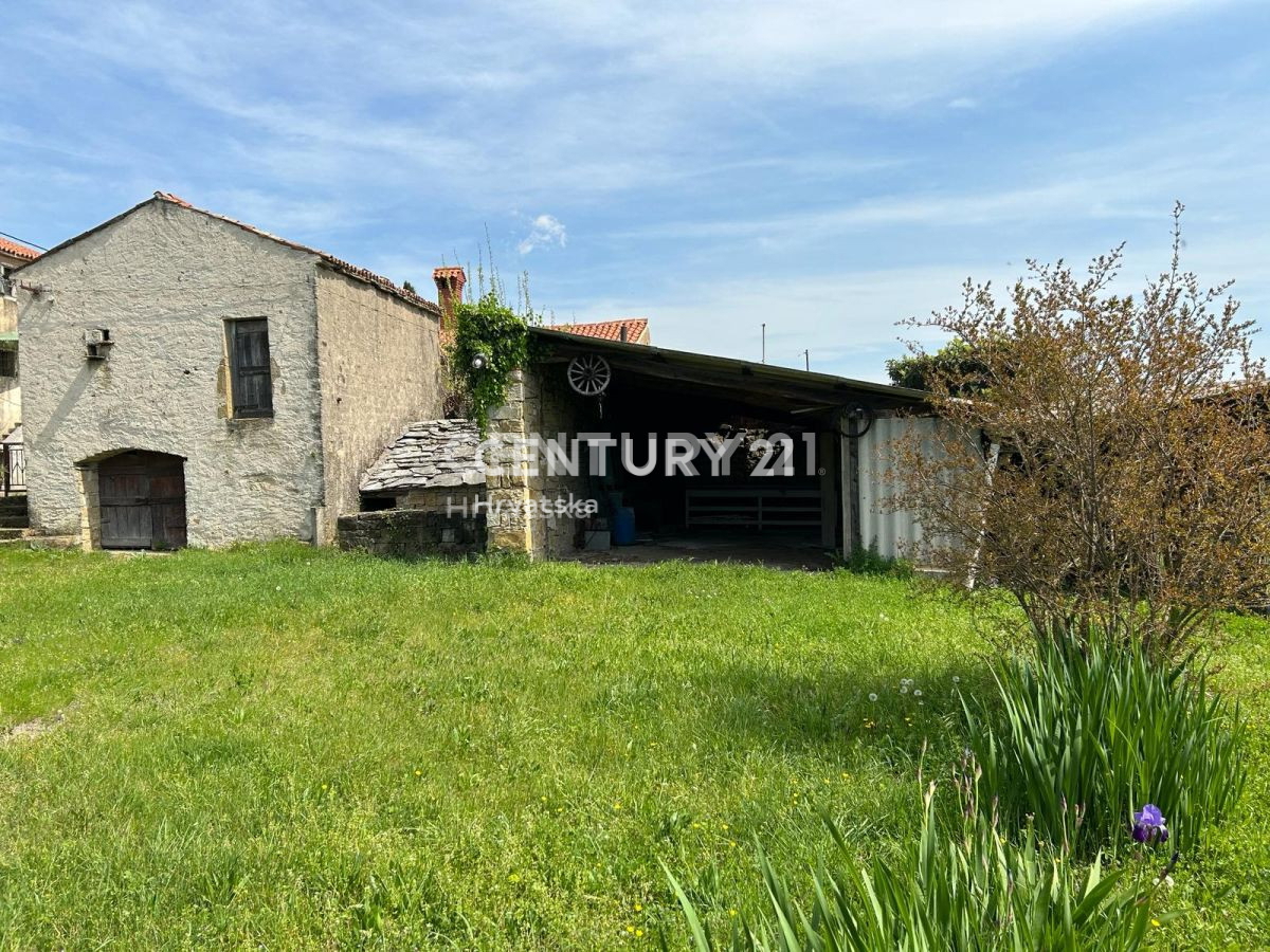 BUJE, MOMJAN, DINTORNI, CASA INDIPENDENTE IN PIETRA