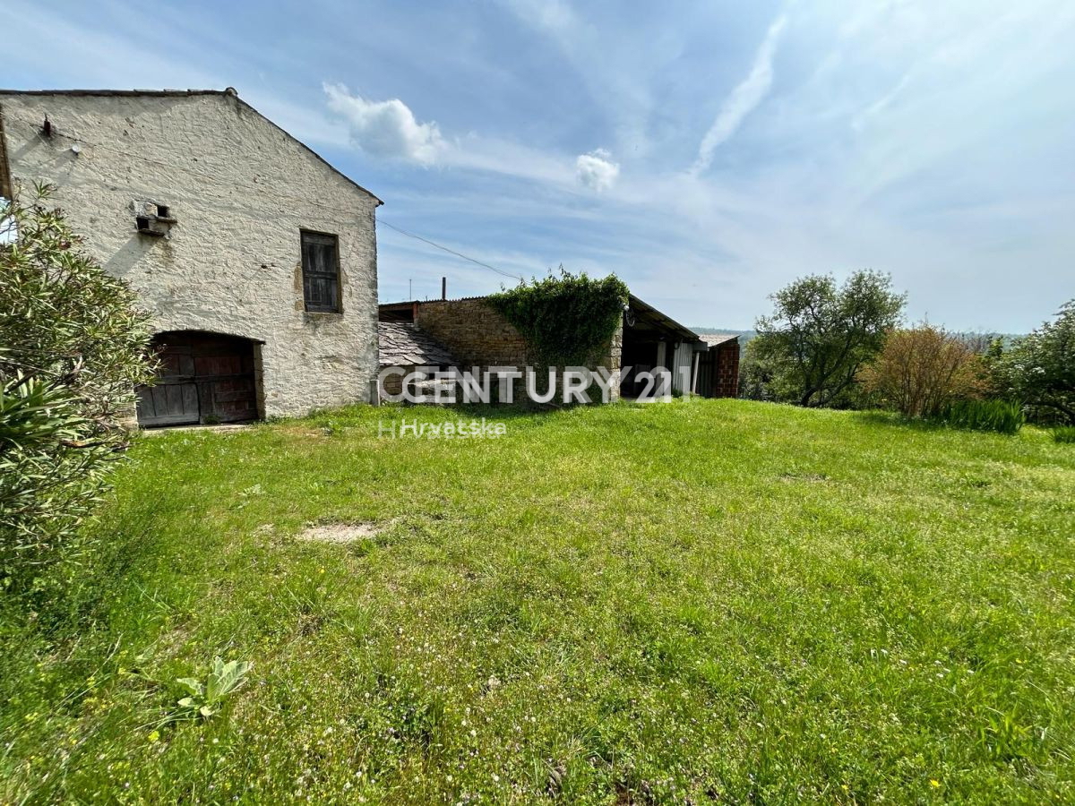 BUJE, MOMJAN, DINTORNI, CASA INDIPENDENTE IN PIETRA