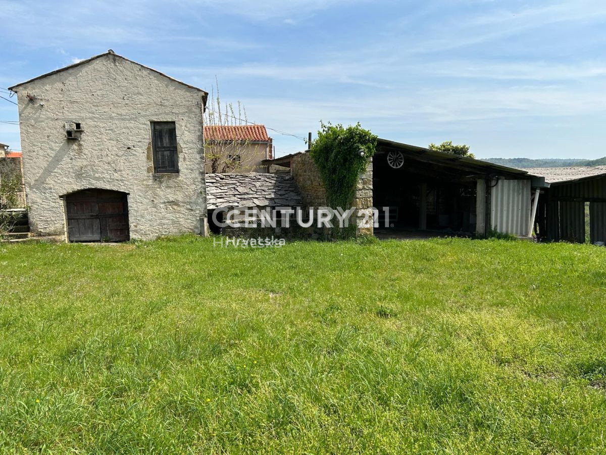 BUJE, MOMJAN, DINTORNI, CASA INDIPENDENTE IN PIETRA