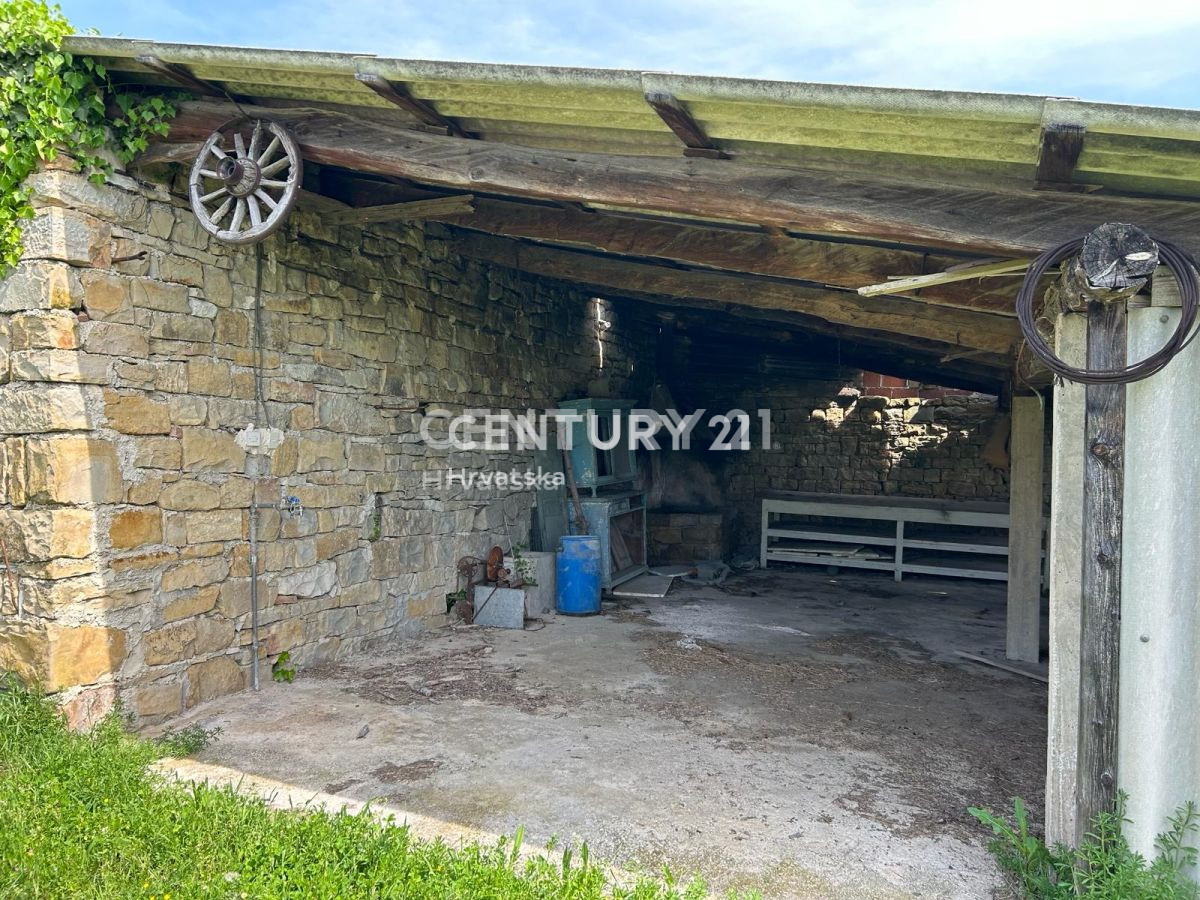 BUJE, MOMJAN, DINTORNI, CASA INDIPENDENTE IN PIETRA