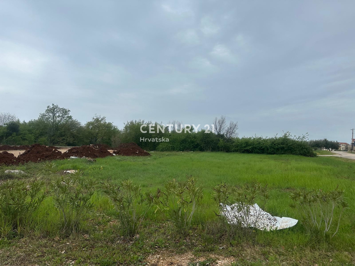 POREČ, TERRENO EDIFICABILE IN VENDITA CON VISTA MARE