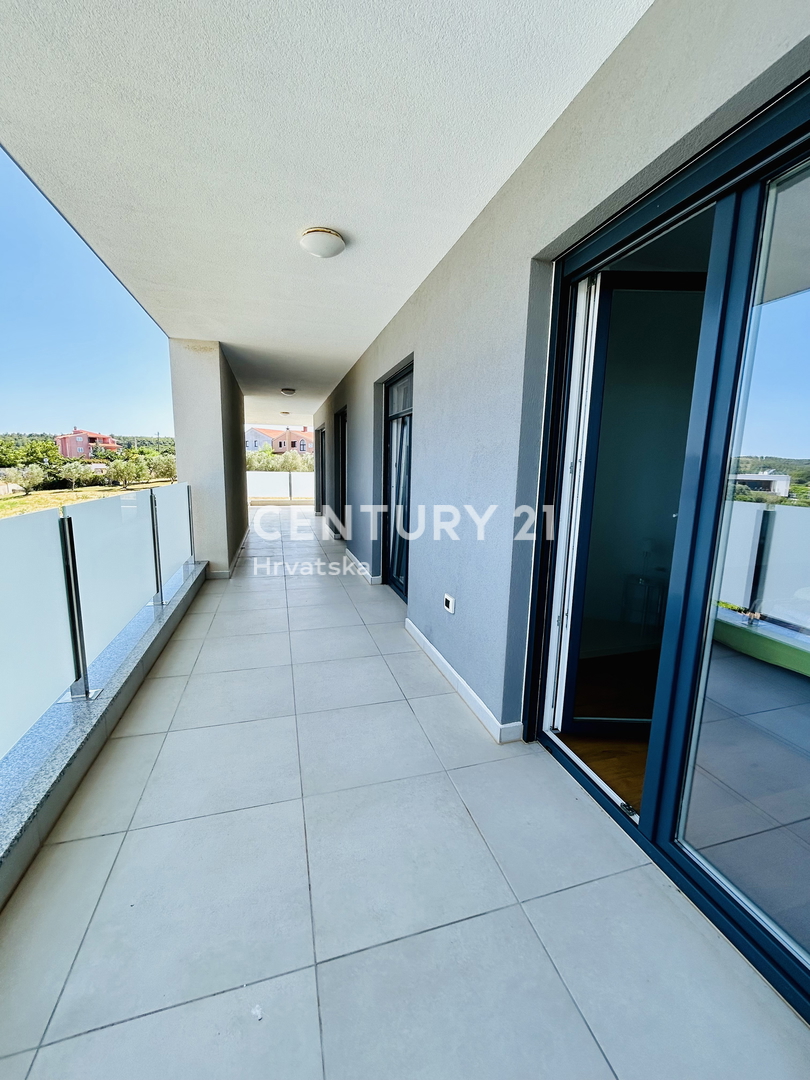 BANJOLE, VOLME, ESCLUSIVA DELL'AGENZIA, APPARTAMENTO A SOLO 200 METRI DAL MARE E DALLA SPIAGGIA CON VISTA MARE