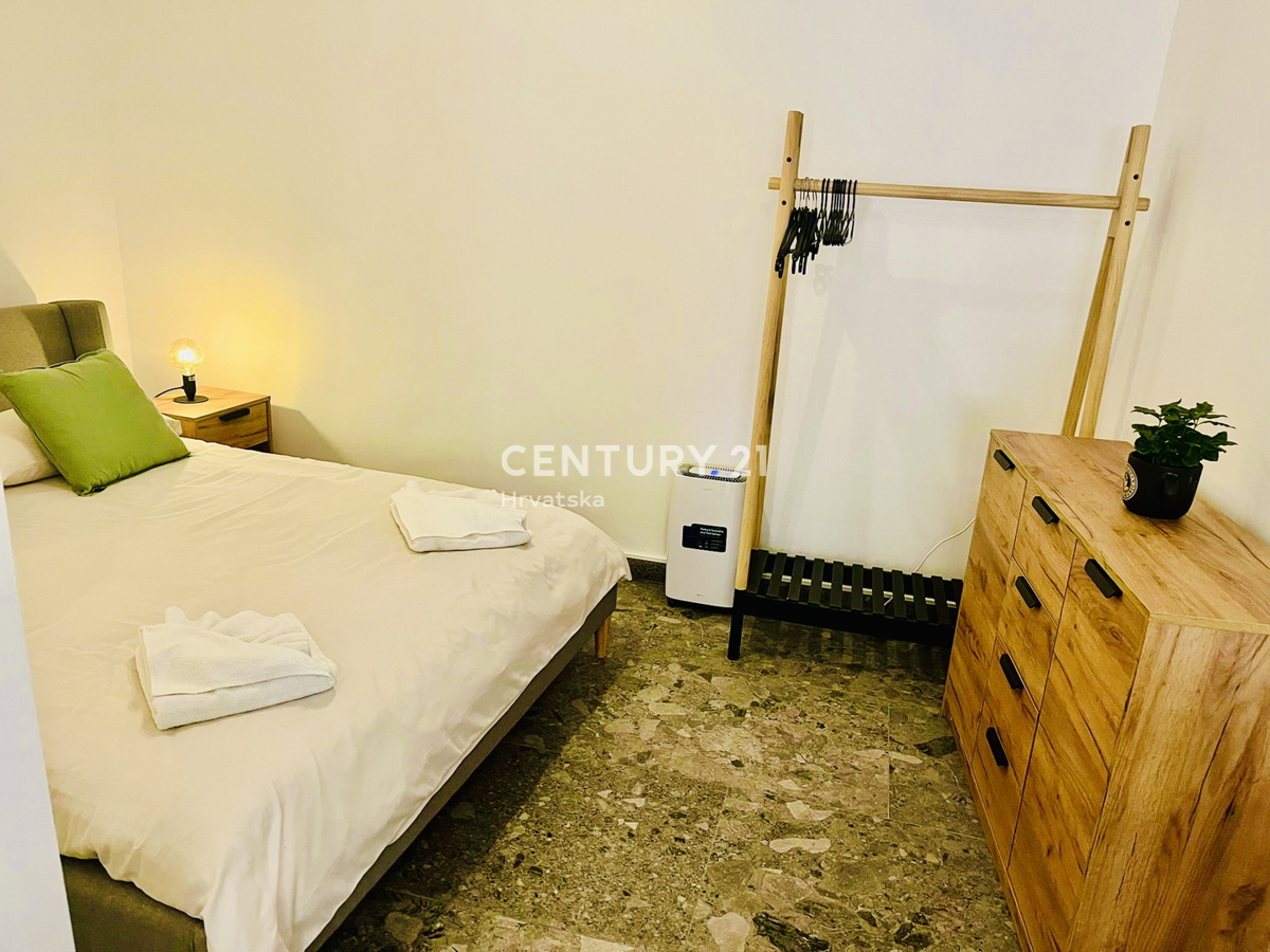 VRSAR, CENTRO, CASA IN PIETRA COMPLETAMENTE RISTRUTTURATA IN POSIZIONE TOP