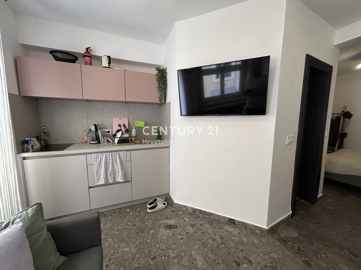 VRSAR, CENTRO, CASA IN PIETRA COMPLETAMENTE RISTRUTTURATA IN POSIZIONE TOP