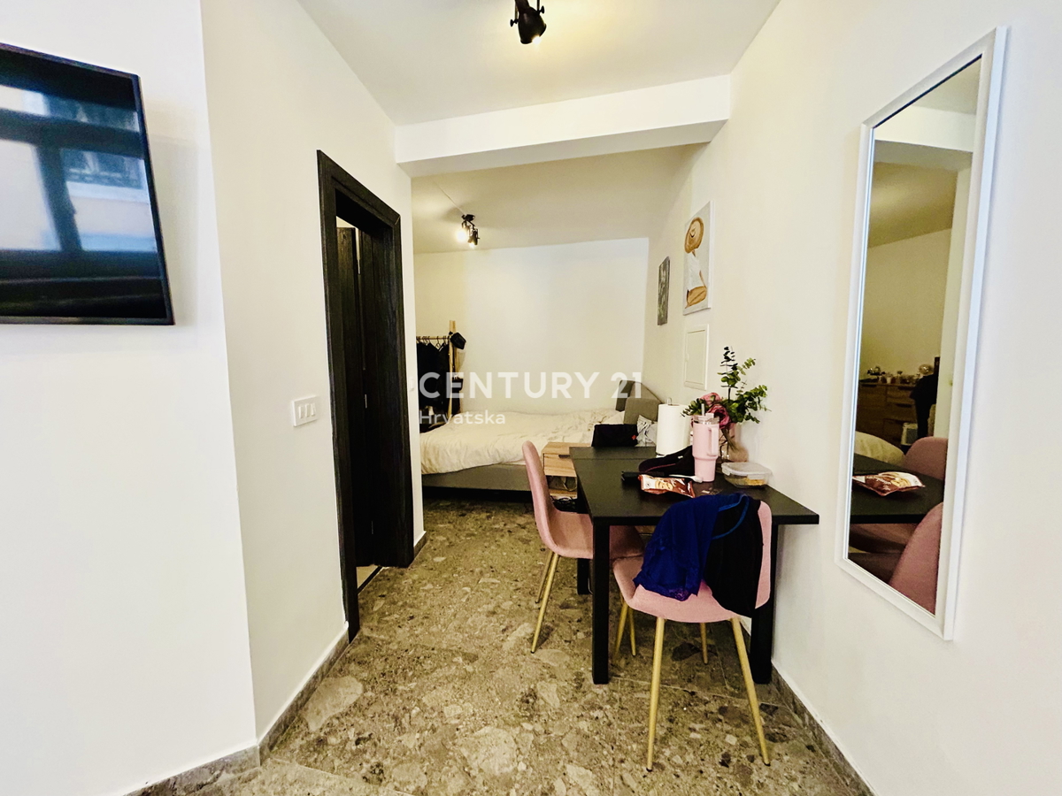 VRSAR, CENTRO, CASA IN PIETRA COMPLETAMENTE RISTRUTTURATA IN POSIZIONE TOP