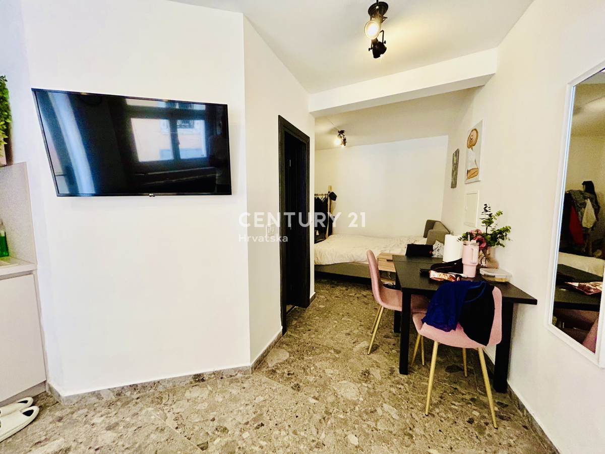 VRSAR, CENTRO, CASA IN PIETRA COMPLETAMENTE RISTRUTTURATA IN POSIZIONE TOP