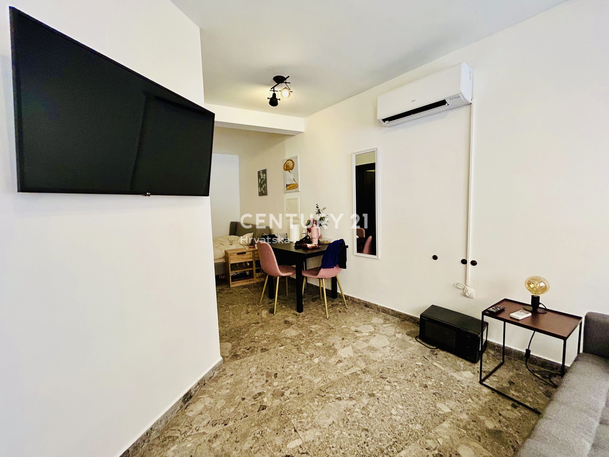 VRSAR, CENTRO, CASA IN PIETRA COMPLETAMENTE RISTRUTTURATA IN POSIZIONE TOP