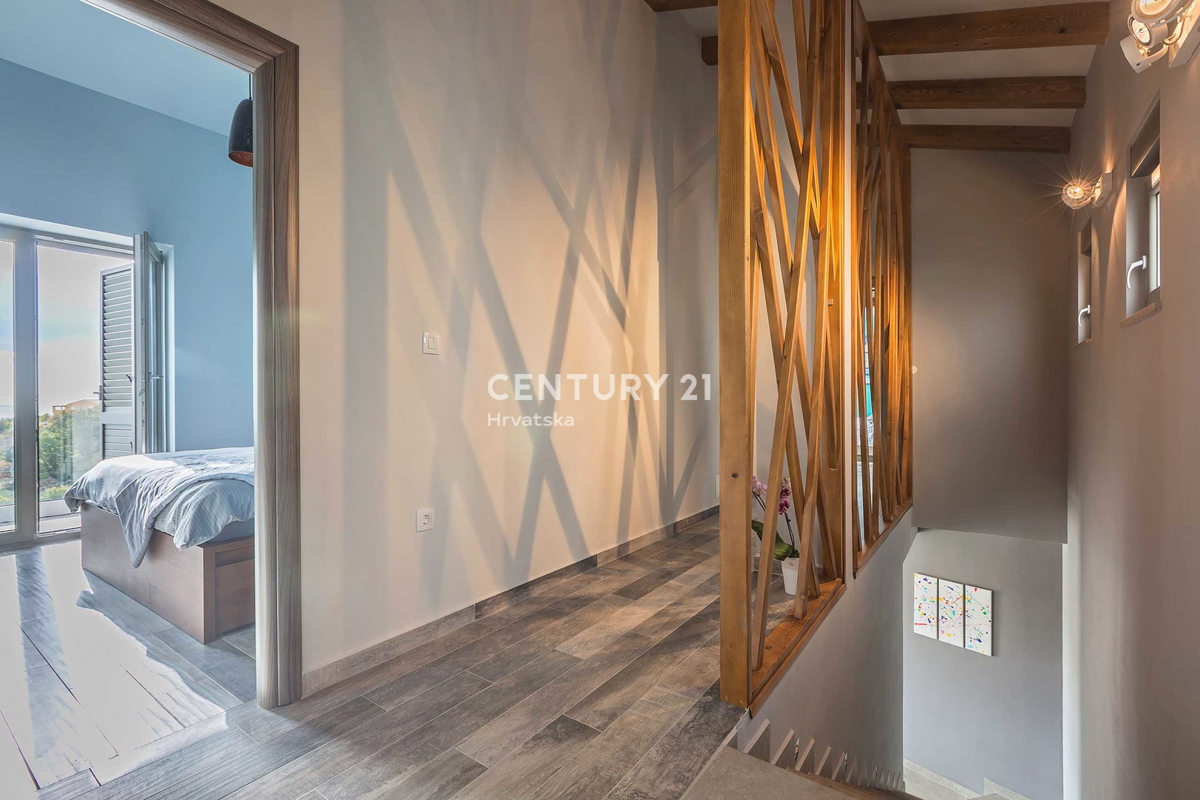 LABIN, BELLISSIMA CASA IN PIETRA CON VISTA APERTA SUL MARE