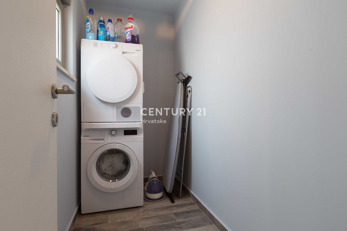 LABIN, BELLISSIMA CASA IN PIETRA CON VISTA APERTA SUL MARE