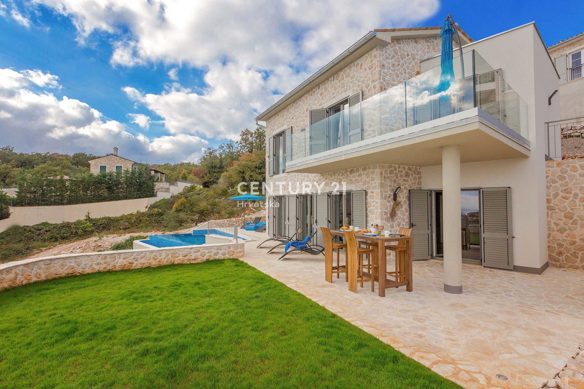 LABIN, BELLISSIMA CASA IN PIETRA CON VISTA APERTA SUL MARE