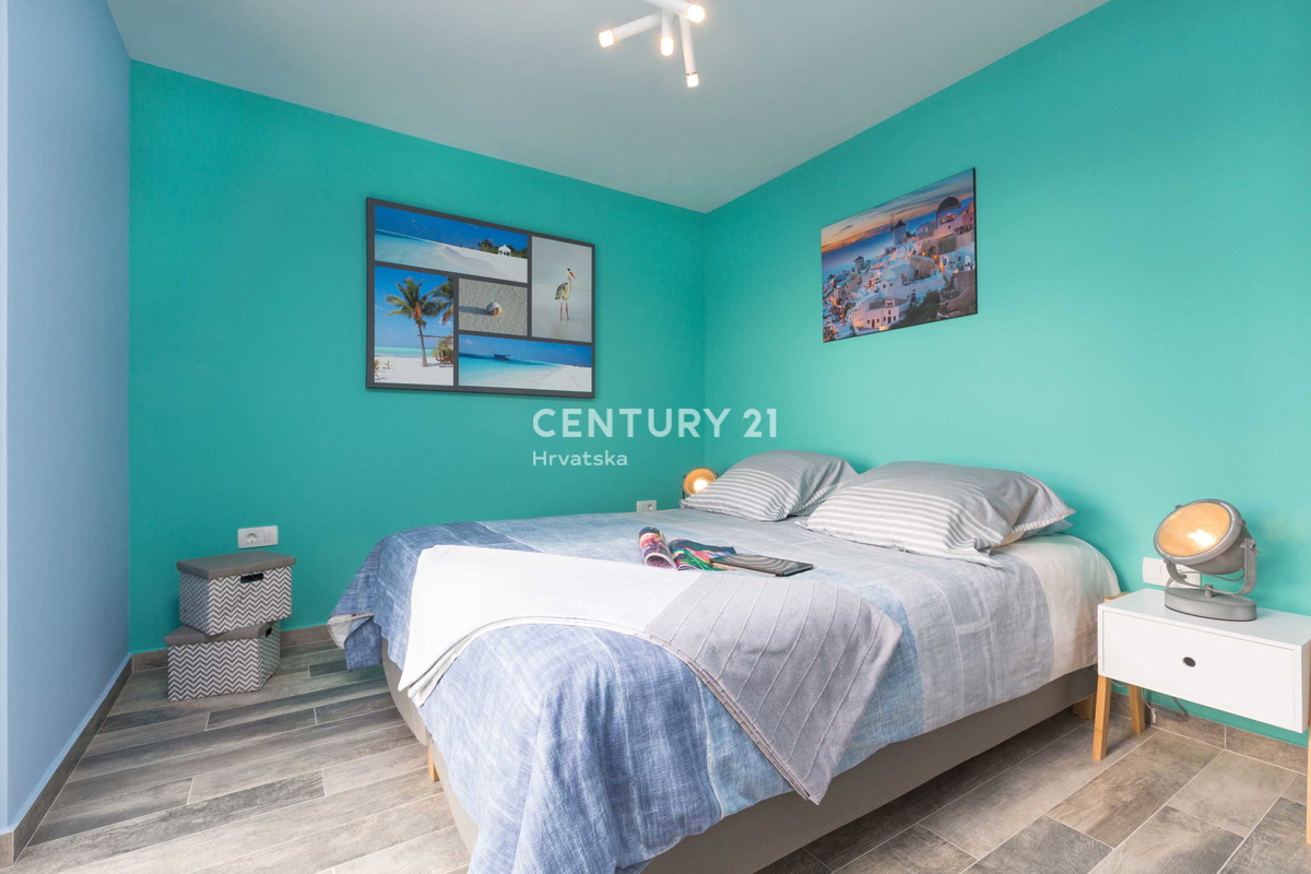 LABIN, BELLISSIMA CASA IN PIETRA CON VISTA APERTA SUL MARE