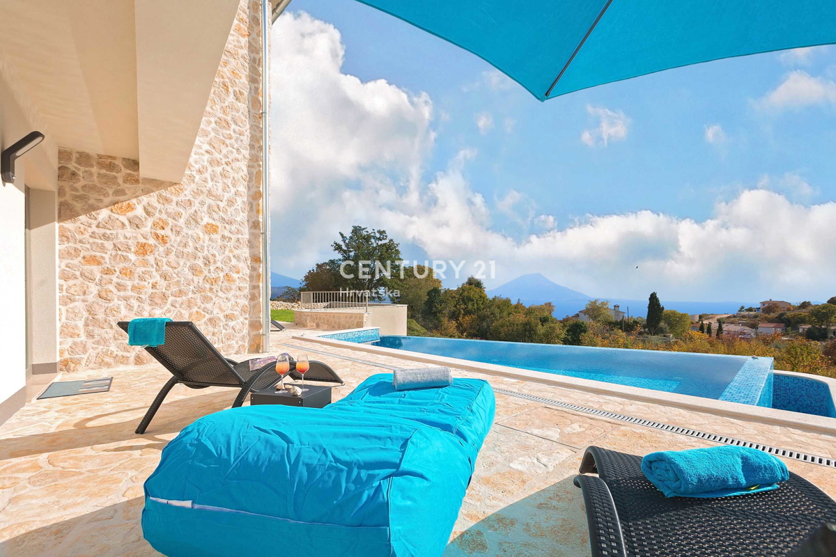 LABIN, BELLISSIMA CASA IN PIETRA CON VISTA APERTA SUL MARE