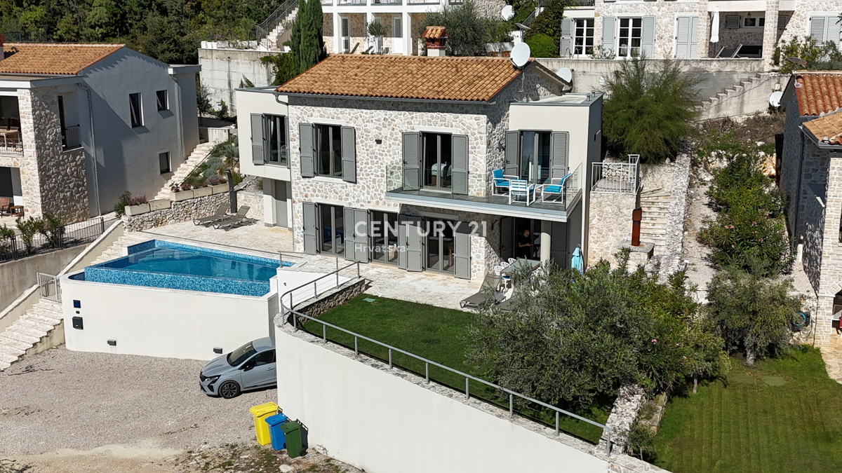 LABIN, BELLISSIMA CASA IN PIETRA CON VISTA APERTA SUL MARE