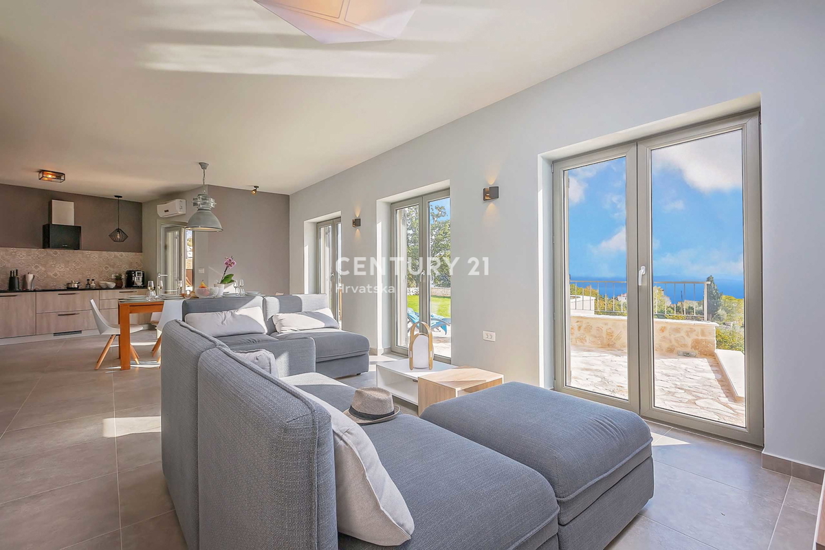 LABIN, BELLISSIMA CASA IN PIETRA CON VISTA APERTA SUL MARE