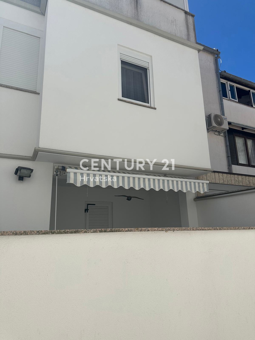 BARBARIGA, VENDITA APPARTAMENTO TRILOCALE AL 1° PIANO