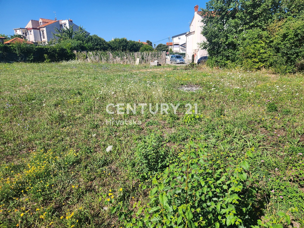 FUNTANA, VENDESI TERRENO EDIFICABILE CON PERMESSO DI COSTRUIRE PER VILLA CON PISCINA