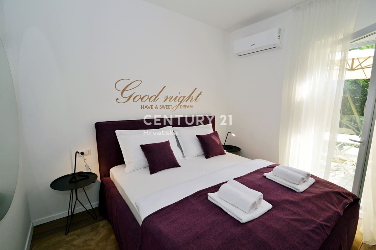 OPATIJA, LOVRAN, APPARTAMENTO CON VISTA MARE, A 100 M DALLA SPIAGGIA E A 800 M DAL CENTRO STORICO DELLA CITTÀ