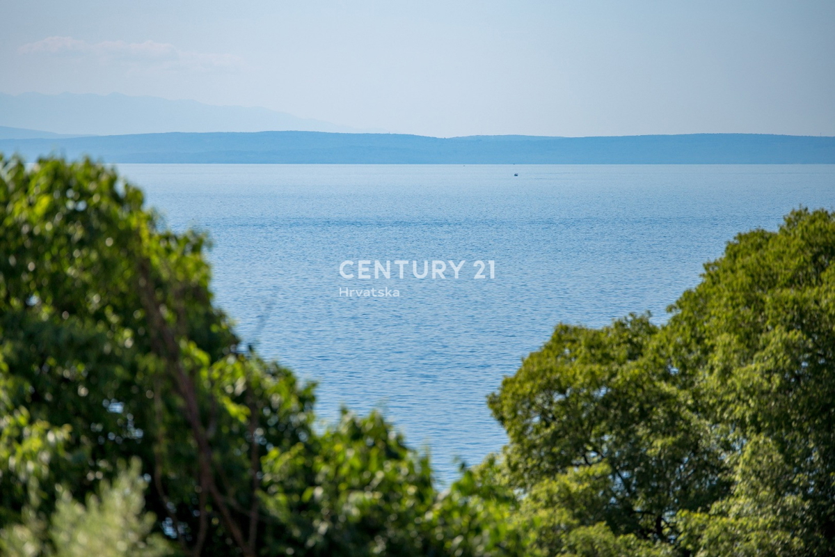 OPATIJA, LOVRAN, APPARTAMENTO CON VISTA MARE, A 100 M DALLA SPIAGGIA E A 800 M DAL CENTRO STORICO DELLA CITTÀ