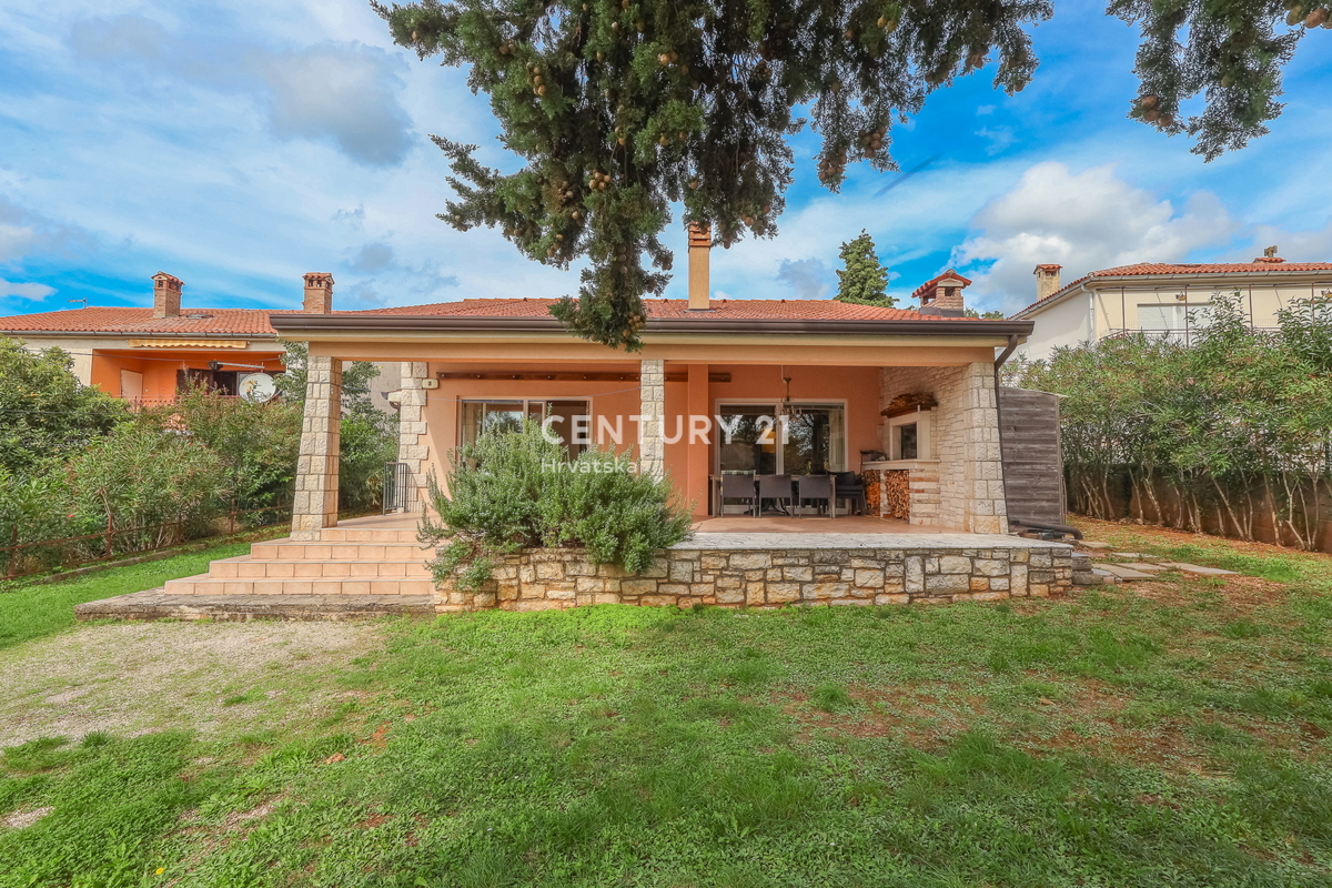 POREČ, VILLA AL PIANO TERRA CON VISTA MARE
