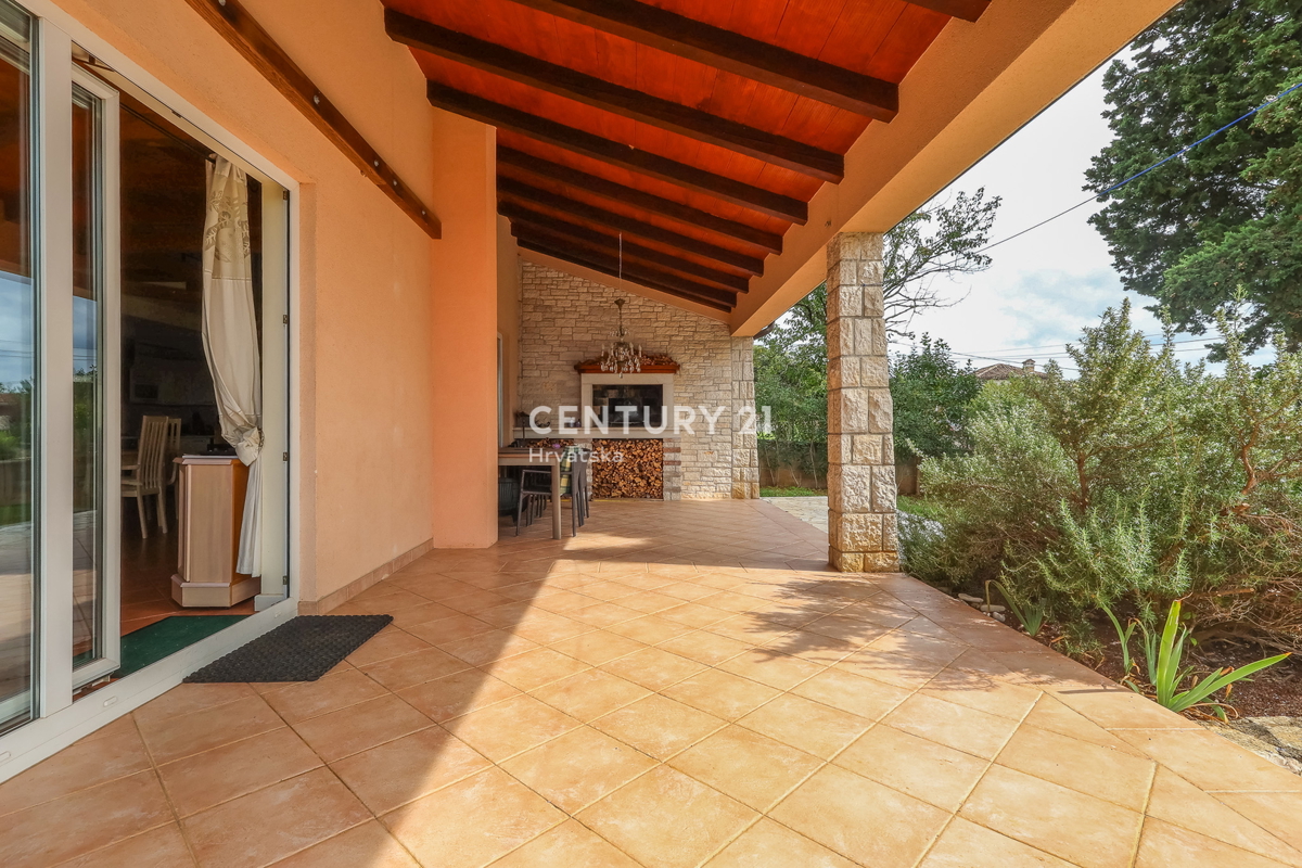 POREČ, VILLA AL PIANO TERRA CON VISTA MARE