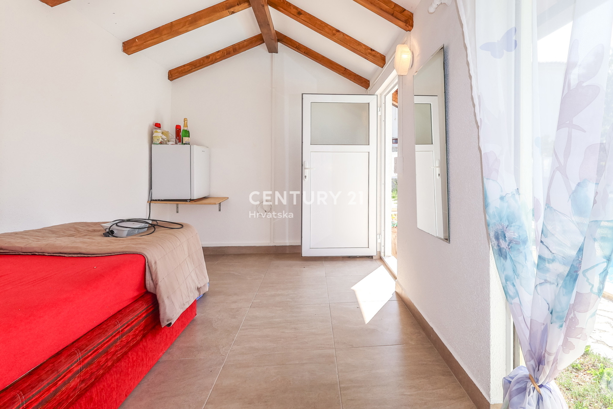 POREČ, VILLA AL PIANO TERRA CON VISTA MARE