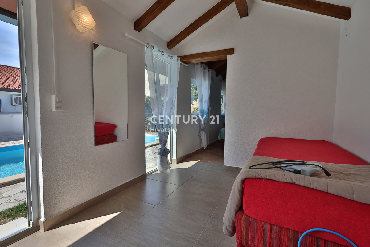 POREČ, VILLA AL PIANO TERRA CON VISTA MARE