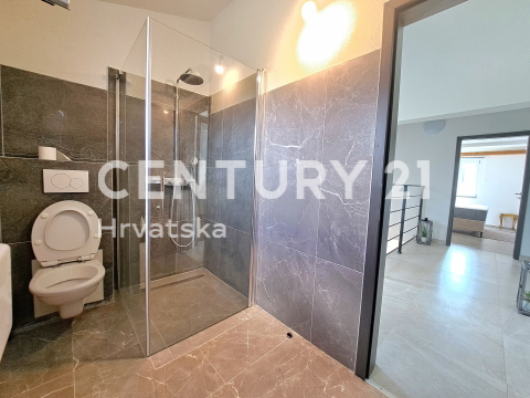 POREČ, CASA CON VISTA MARE, VENDITA