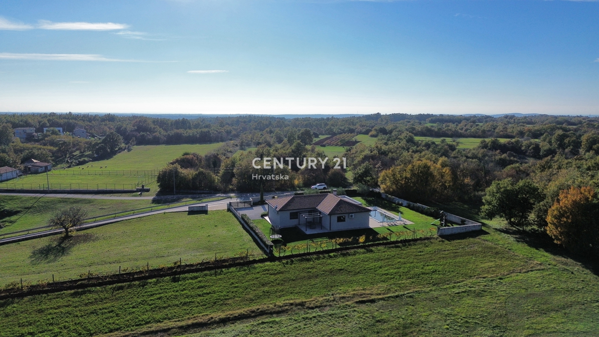 SVETVINČENAT, TERRENO EDIFICABILE AMPIO E ARIDO, VICINANZA A TUTTI I SERVIZI