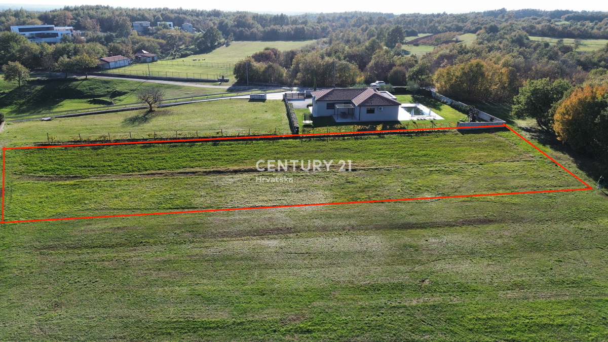 SVETVINČENAT, TERRENO EDIFICABILE AMPIO E ARIDO, VICINANZA A TUTTI I SERVIZI