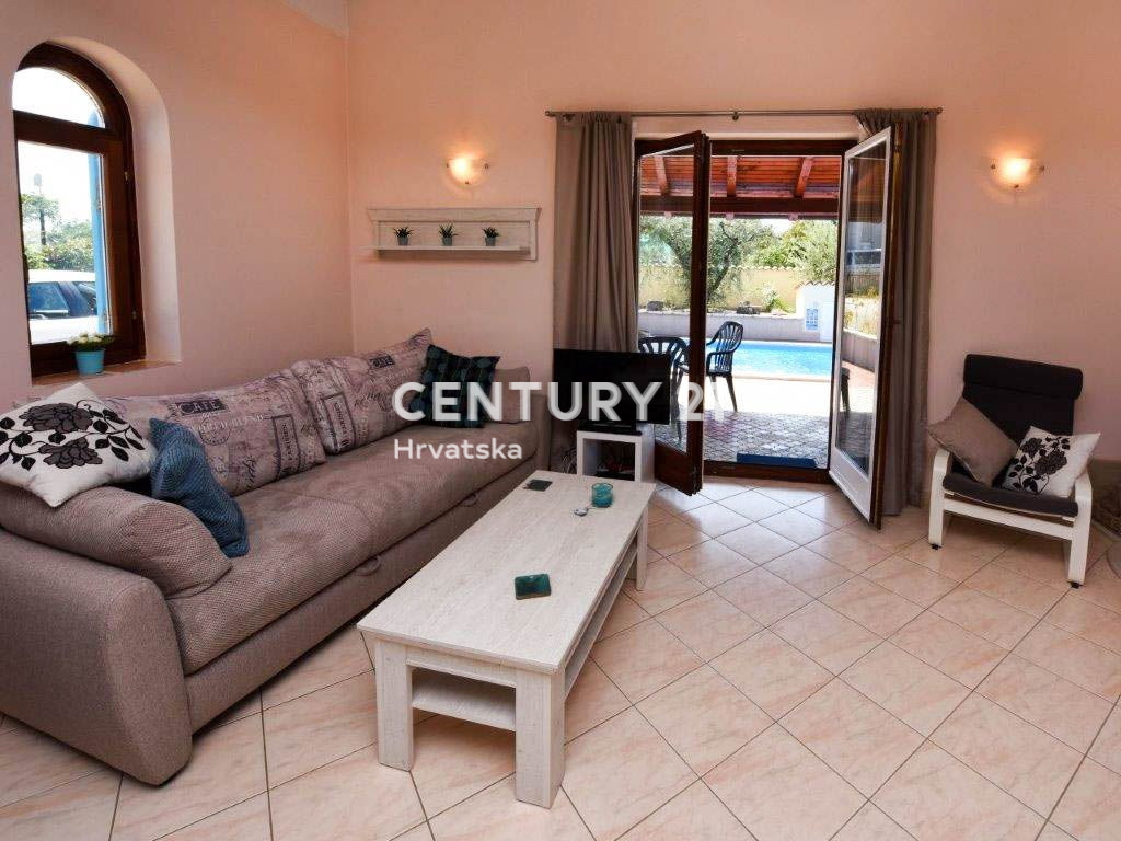 VIŠNJAN, CASA CON PISCINA E VISTA SULLA CITTÀ VECCHIA DI VIŠNJAN