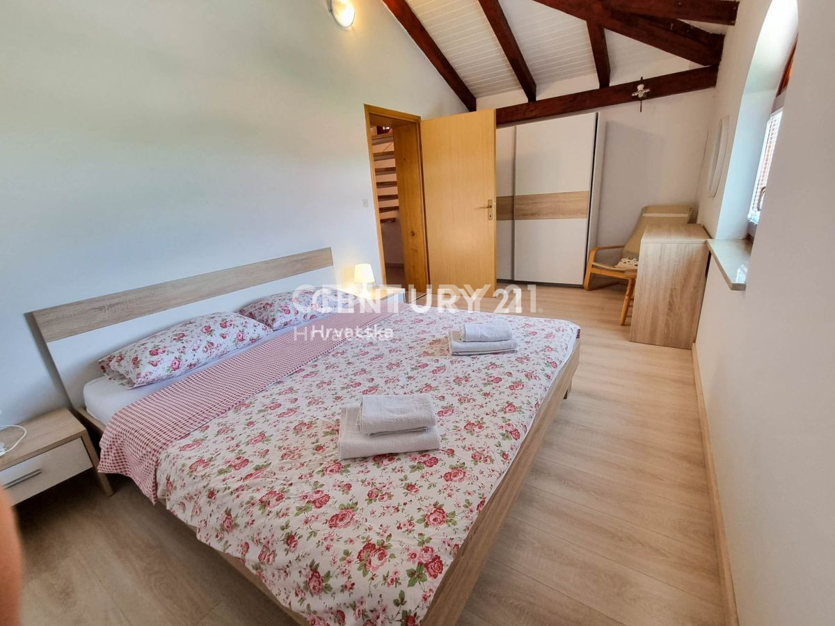 VIŠNJAN, CASA CON PISCINA E VISTA SULLA CITTÀ VECCHIA DI VIŠNJAN