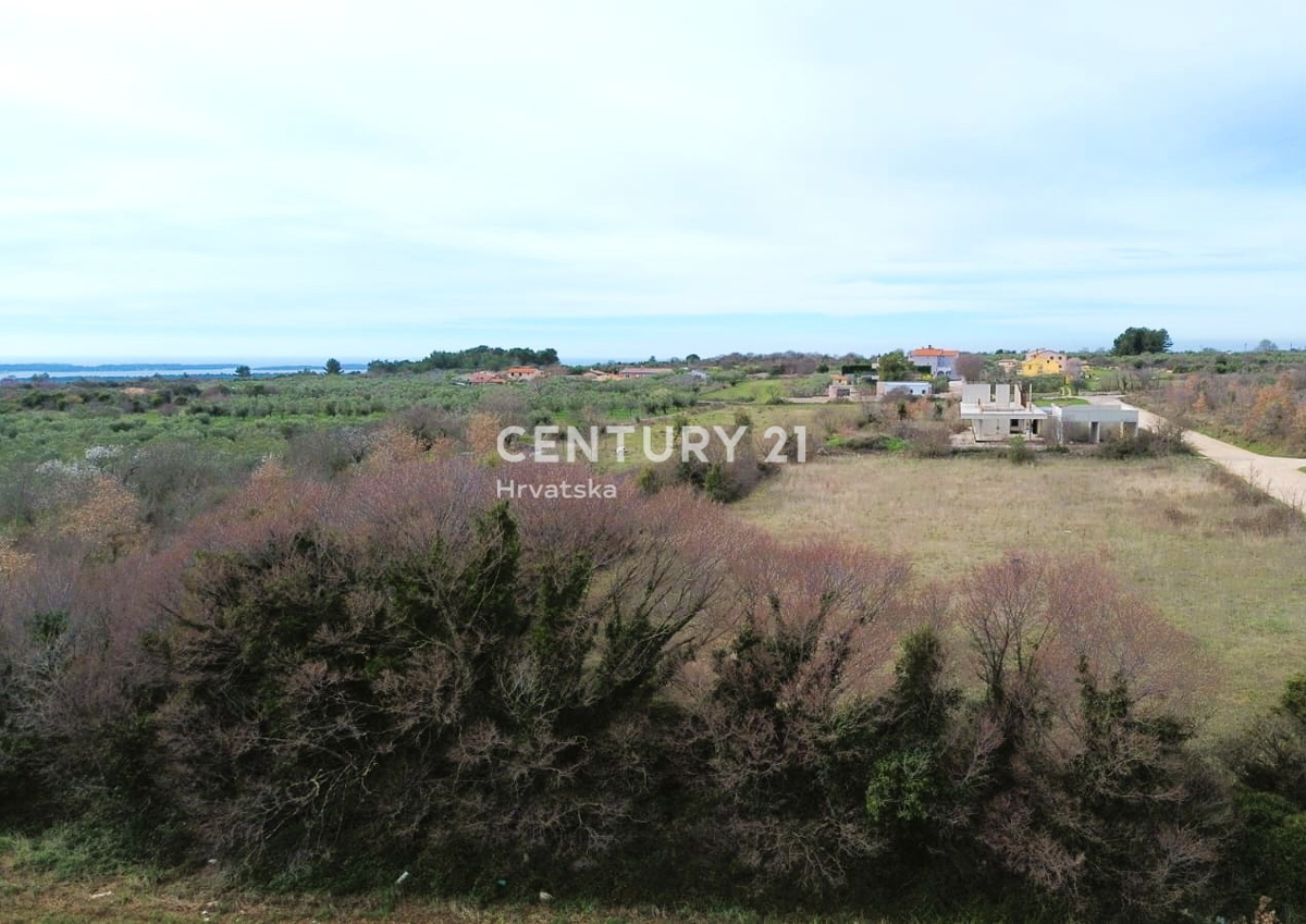 VODNJAN, TERRENO EDIFICABILE CON VISTA SULLE BRIJUNI