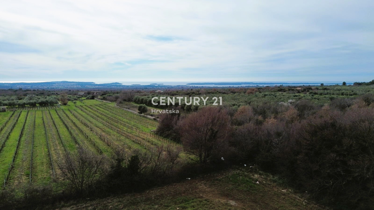 VODNJAN, TERRENO EDIFICABILE CON VISTA SULLE BRIJUNI
