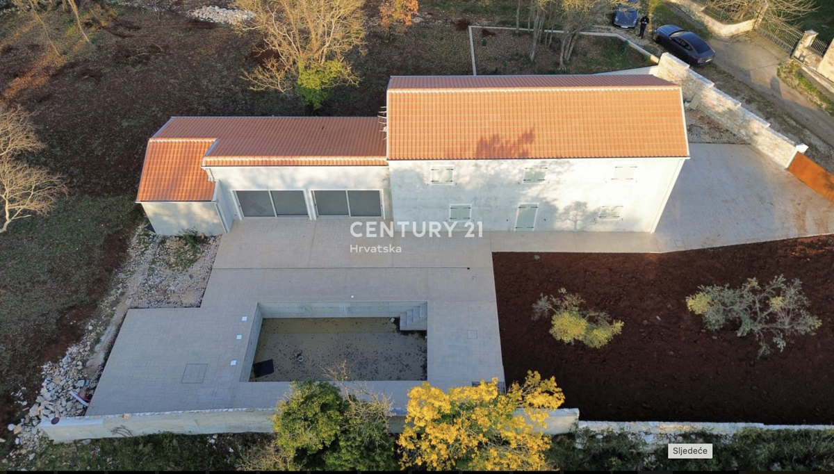 GROŽNJAN, DINTORNI, NUOVA VILLA IN POSIZIONE STRATEGICA