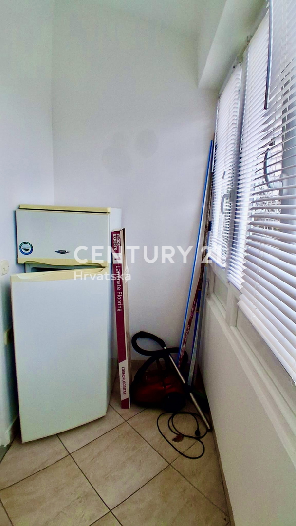 POREČ, ČERVAR PORAT, APPARTAMENTO SU DUE LIVELLI A SOLI 150 METRI DALLA SPIAGGIA