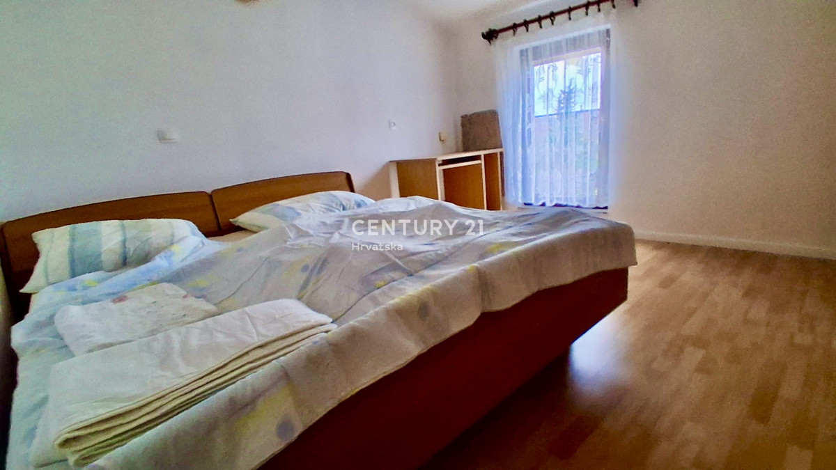 POREČ, ČERVAR PORAT, APPARTAMENTO SU DUE LIVELLI A SOLI 150 METRI DALLA SPIAGGIA